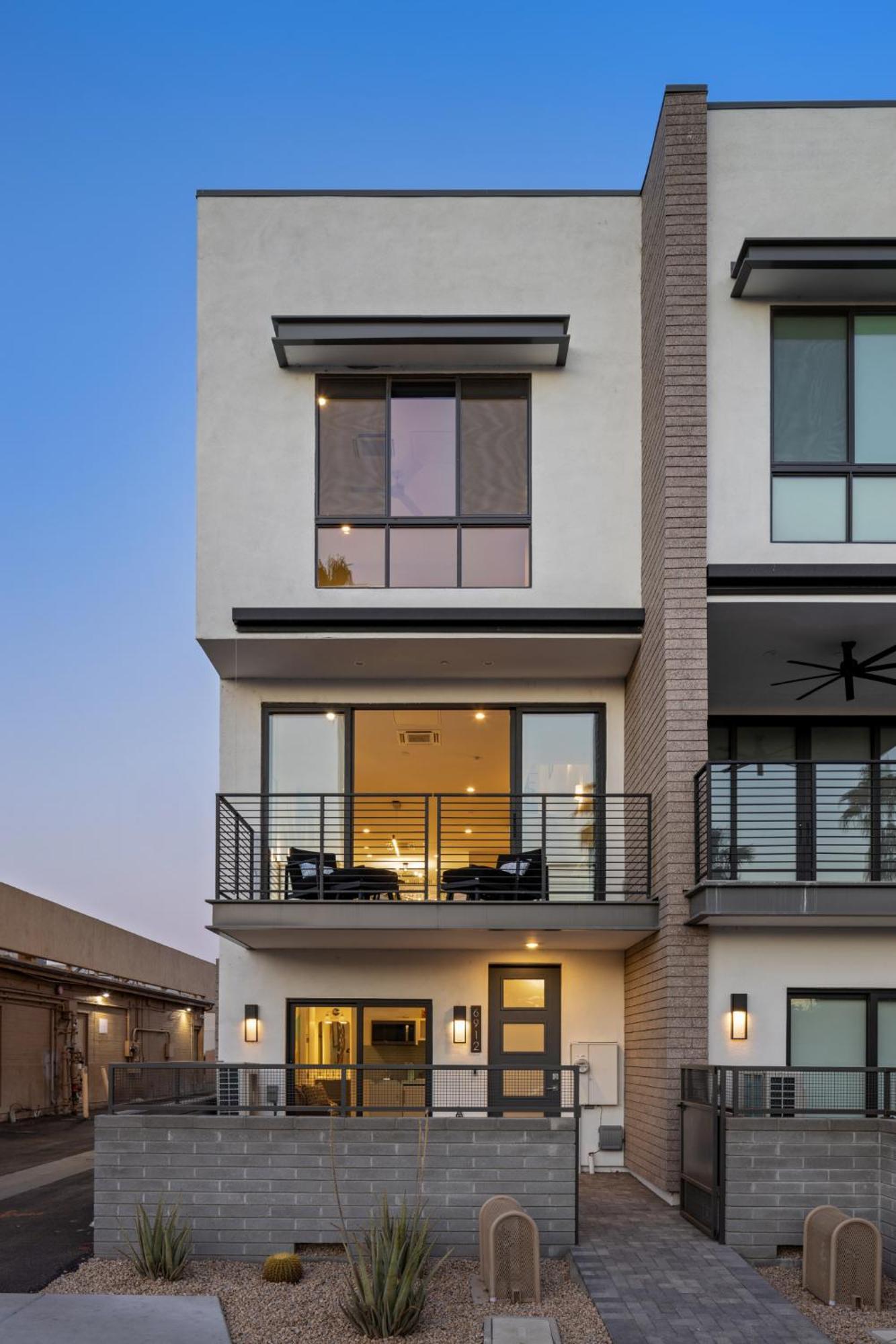 Perfect Friends Escape In Old Town With Pool Access And Roof Deck! Pousada