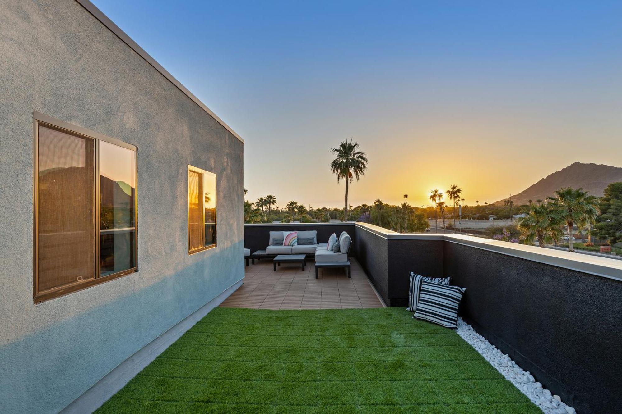 Pousada Perfect Friends Escape In Old Town With Pool Access And Roof Deck!
