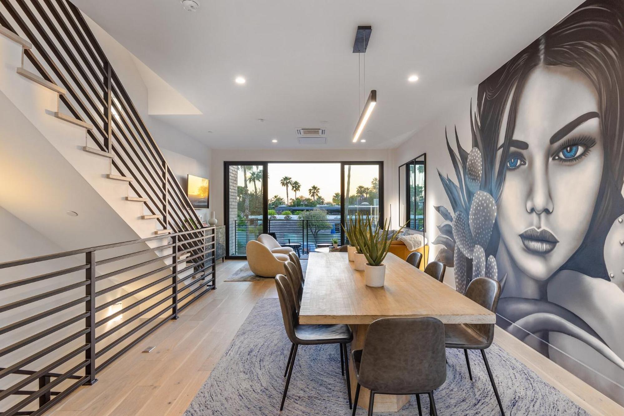 Perfect Friends Escape In Old Town With Pool Access And Roof Deck! Pousada